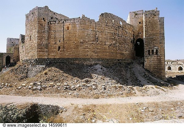 Geografie  Syrien  SchlÃ¶sser / Burgen  Krak des Chevalier  erbaut: 11./12. Jh.  AuÃŸenansicht