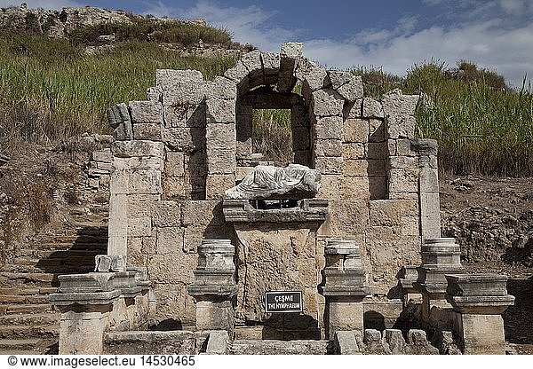 Geografie  TÃ¼rkei  TÃ¼rkische Riviera  Antalya  Perge  antike AusgrabungsstÃ¤tte  Nymphaeum