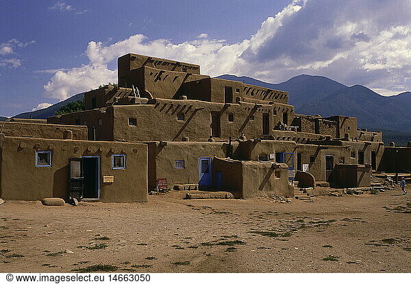 Geografie  USA  New Mexico  Taos Pueblo  HÃ¤user im Pueblo Stil