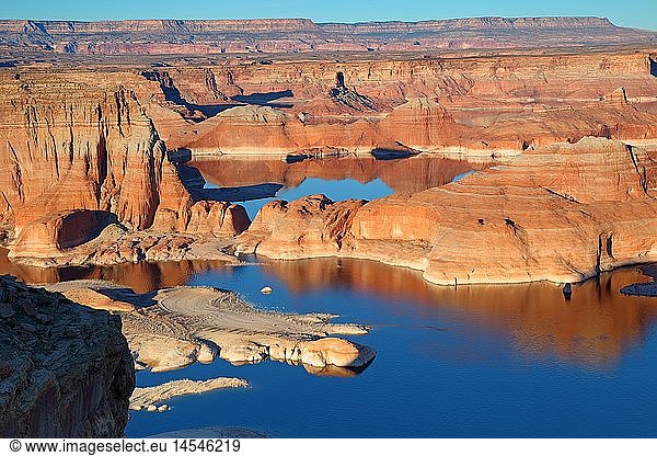 Geografie  USA  Utah  Padre Bay im Lake Powell  Glen Canyon National Recreation Area  Navajo Mountain