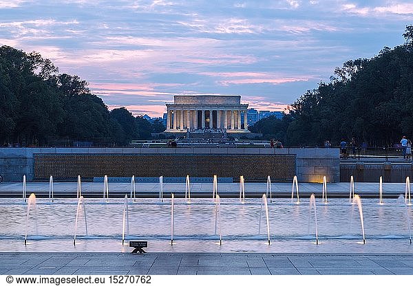 Geografie  USA  Washington  D. C.  National Mall  National WWII Memorial  Rainbow Pool  Lincoln Memorial