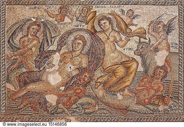 Geografie  Zypern  Paphos  Ausgrabungen  Haus des Aion  Detail des Mosaikboden in der Empfangshalle  Wettstreit zwischen Kassiopeia  Thetis  Doris und Galathea