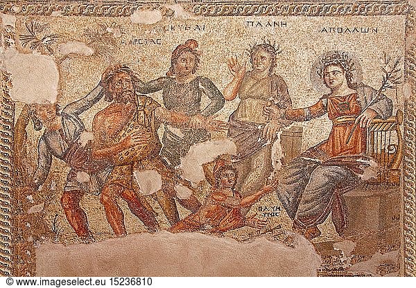 Geografie  Zypern  Paphos  Ausgrabungen  Haus des Aion  Detail des Mosaikboden in der Empfangshalle  Wettstreit zwischen Marsyas und Apollo