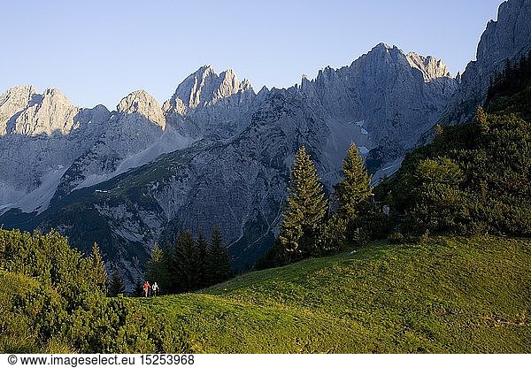 geography / travel  Austria  Tyrol  hikers at Baumgartenkopf (peak)  Wilder Kaiser (mountain)