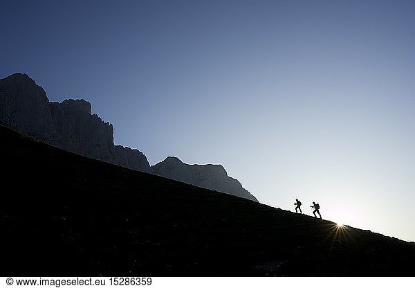 geography / travel  Austria  Tyrol  hikers at Baumgartenkopf (peak)  Wilder Kaiser (mountain range)