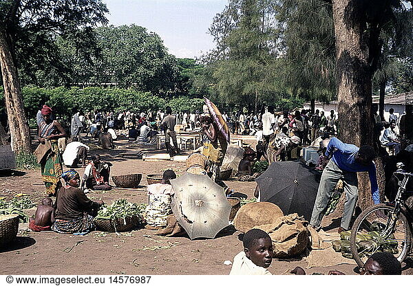 geography / travel  Burundi  Bujumbura  markets  people at market  1973