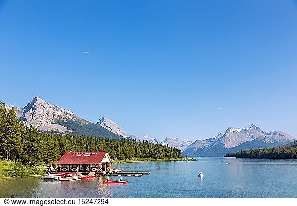 geography / travel  Canada  Jasper Badun National Park  malign Lake Boat House