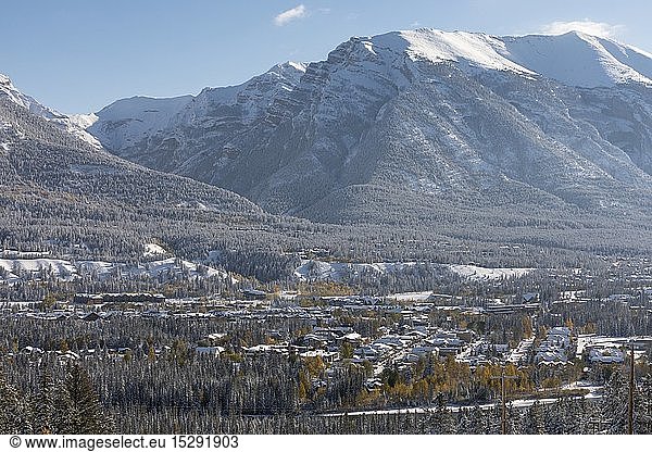 geography / travel  Canada  Outlook to Canmore  Winter  Alberta