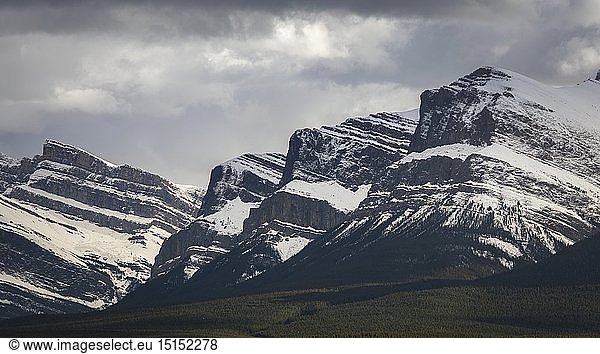 geography / travel  Canada  Outlook to the Mountain Range of Kootenay Plains  Alberta