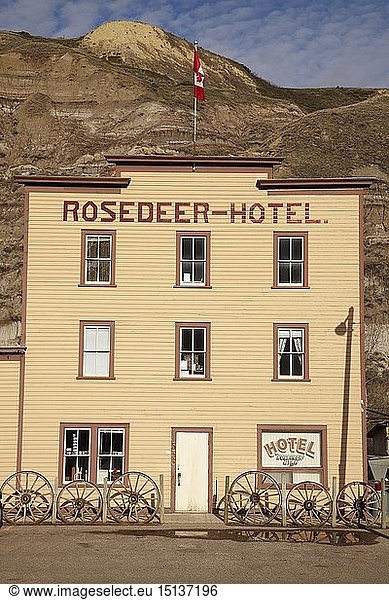 Geography / travel  Canada  Rosedeer Hotel and the Last Chance Saloon  Wayne ghost town  near Drumheller  Alberta