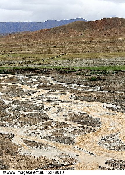 geography / travel  China  Landscape  road from Kashgar to Torugart pass  Kizilsu Prefecture  Xinjiang Uyghur Autonomous Region