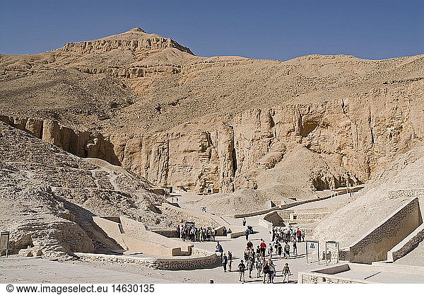 geography / travel  Egypt  Luxor  Valley of the Kings  entrance to the tombs  tourists