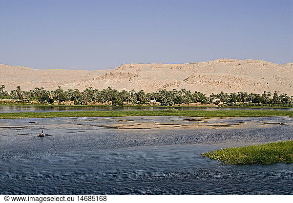 geography / travel  Egypt  Nile River with rockface and palm trees