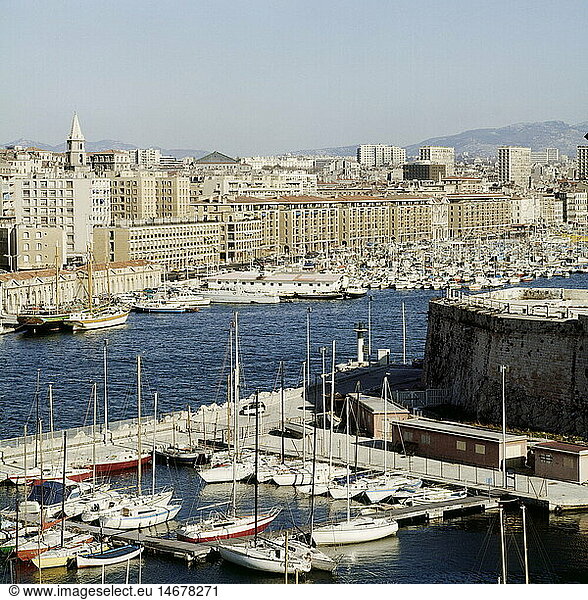 geography / travel  France  Marseille  city view over Fort Saint Nicolas towards the old harbour (Vieux Port)  1970s
