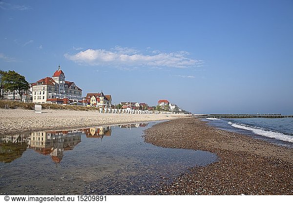 geography / travel  Germany  Mecklenburg-West Pomerania  Baltic Sea  Baltic Sea coast  Baltic sea spa  seaside resort  Kuehlungsborn  hotel  beach