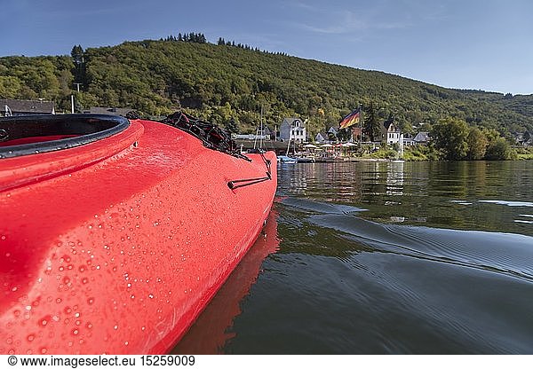 geography / travel  Germany  Rhineland-Palatinate  castles  kayak on the Moselle at castles  Rhineland-Palatinate
