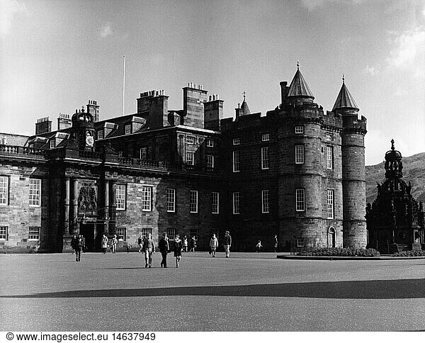 geography / travel  Great Britain  Edinburgh  castles  Holyrood Palace  1960s  1960s  60s  20th century  historic  historical  Western Europe  Scotland  castle  castles  palace  palaces  exterior view  museum  museums  visitor  visitors  people