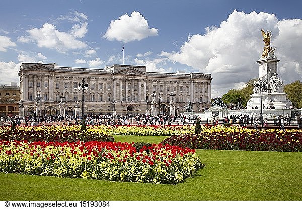 Geography / travel  Great Britain  England  Buckingham Palace  Memorial Gardens  and Queen Victoria Memorial  London  United Kingdom
