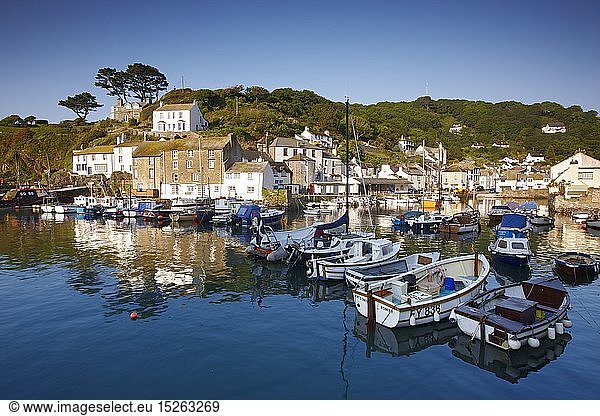 Geography / travel  Great Britain  England  Cornwall  Morning view overlooking the quaint fishing village of Polperro