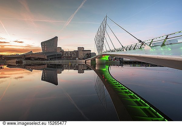 geography / travel  Great Britain  England  Salford Quays  The Footbridge and Imperial War Museum at Media City Salford Quays Manchester