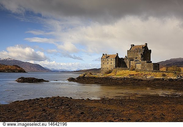 Geography / travel  Great Britain  Scotland  Highland  Eilean Donan  Loch Duich