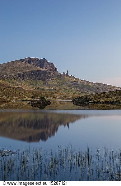 geography / travel  Great Britain  Scotland  Sunrise  Morning  Mountain  Old Man of Storr  Isle of Skye  Portree