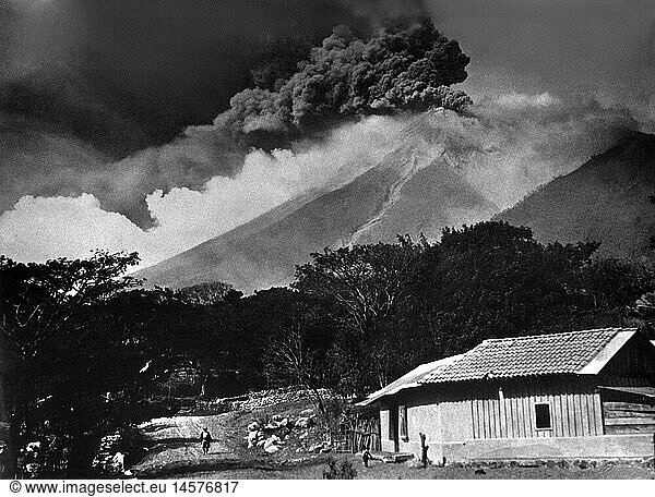 geography / travel  Guatemala  natural disaster / catastrophe  volcanic eruption  circa 1950