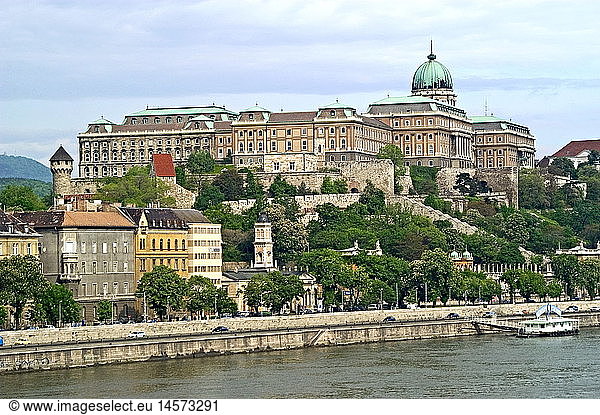geography / travel  Hungary  Budapest  city views / cityscapes  Castle Hill  Castle  river Danube  museums
