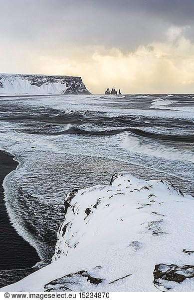 geography / travel  Iceland  Dyrholaey  Reynisfjara  Island  Coast  Vik