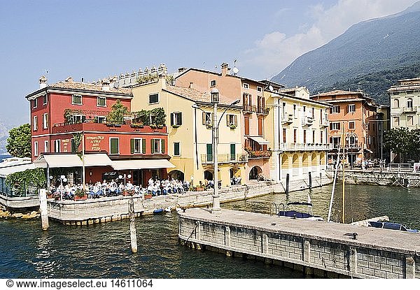 geography / travel  Italy  Lake Garda  Malcesine  city views / cityscapes  Old Town  dock