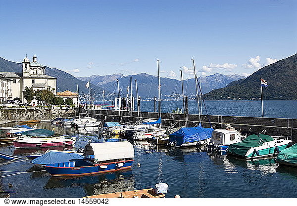 geography / travel  Italy  Regione Piemonte  Lago Maggiore  Cannobio  marina