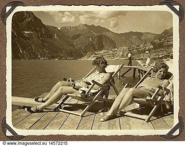 geography / travel  Italy  tourism  two German tourists at Lake Garda  September 1930