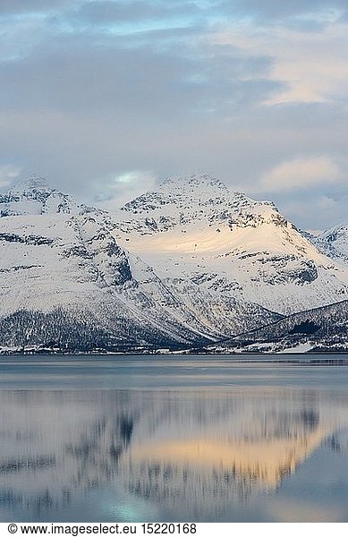 geography / travel  Norway  Fjord in winter  Balsfjord  Northern  Norway