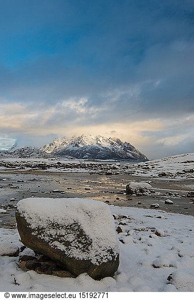geography / travel  Norway  Fjord in Winter  Svolvaer  Lofoten Islands