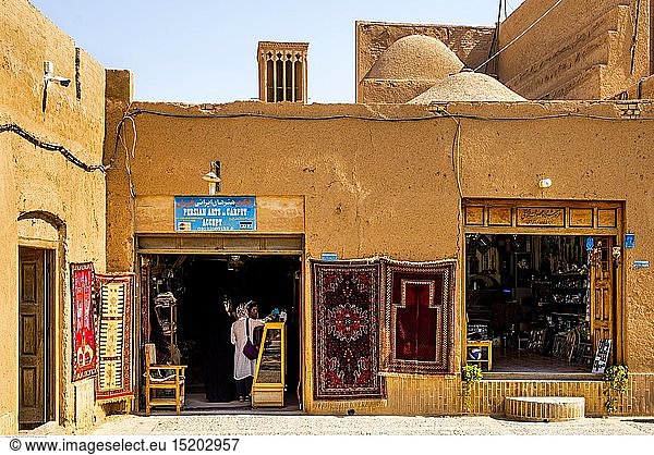 geography / travel  old town  Yazd  bazaar