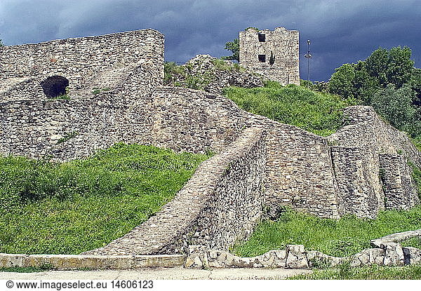 geography / travel  Romania  Drobeta Turnu Severin  buildings  fort  wall  exterior view  middle ages  midieval  Europe  Eastern Europe  Balkan  fortress  architecture