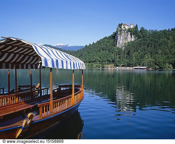 geography / travel  Slovenia  Lake Bled and Bled Castle  Bled  Gorenjska  Pletna boat.