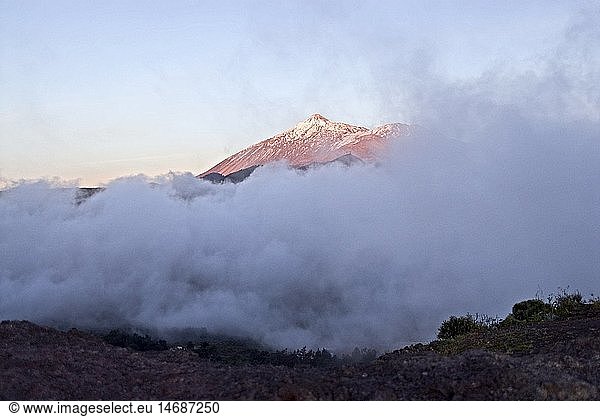 geography / travel  Spain  Canary Islands  Tenerife  landscape / landscapes  Pico del Teide  fog