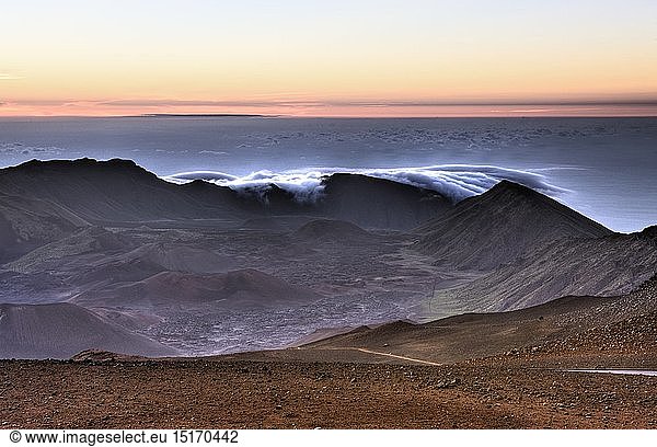geography / travel  Sunrise at Haleakala Crater  Maui  Hawaii  USA