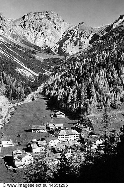 geography / travel  Switzerland  S-charl  townscape  Sesvenna Valley  circa 1950s