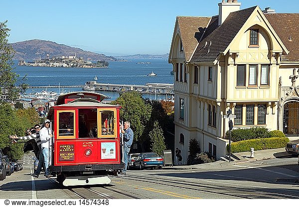 geography / travel  USA  California  cable car at Hyde Street  Alcatraz  San Francisco