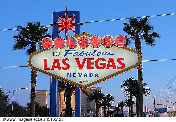 geography / travel  USA  Nevada  Las Vegas  Las Vegas Welcome sign  at night  The Strip