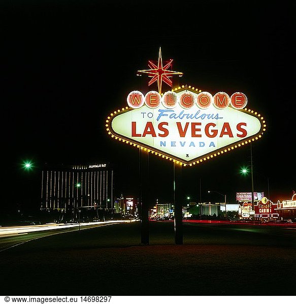 geography / travel  USA  Nevada  Las Vegas  street scenery  beginning of the Las Vegas Strip  night shot  sign 'Welcome to Fabulous Las Vegas'