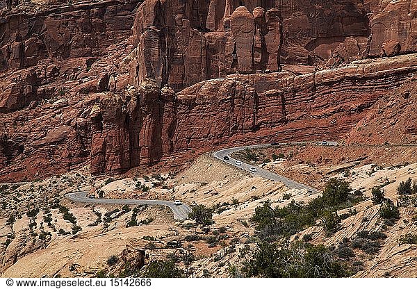 geography / travel  USA  Utah  Arches National Park  zigzag  road