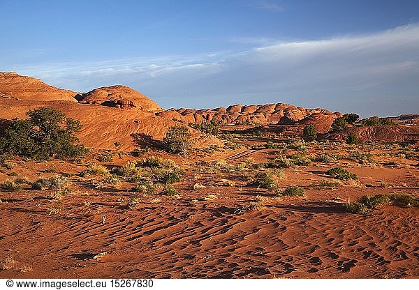 geography / travel  USA  Utah/Arizona border  Navajo Nation  Monument Valley  Mystery Valley  natural  rock  sand  formation