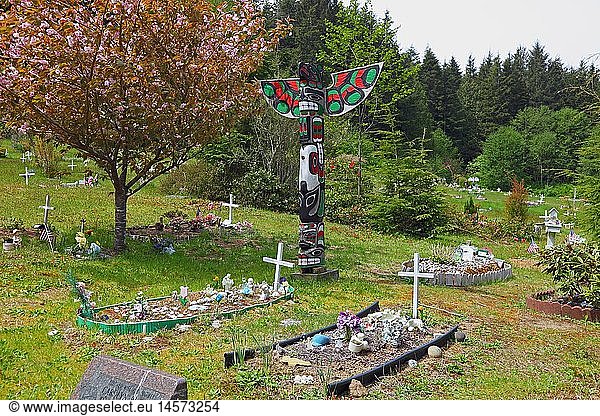 geography / travel  USA  Washington  cemetery in the Makah Reservat  Neah Bay