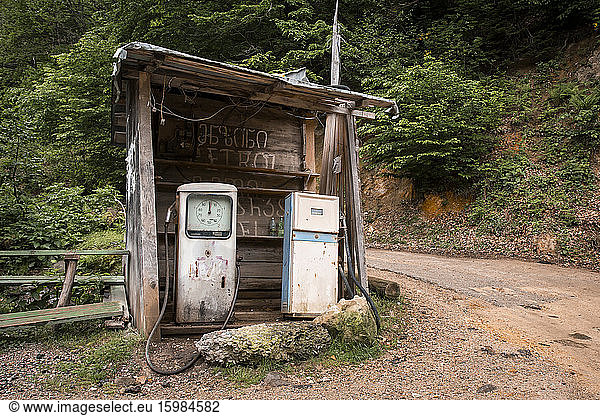 Georgia  Old roadside gas station