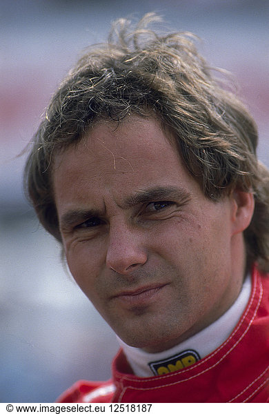 Gerhard Berger  Großer Preis von Großbritannien  Silverstone  Northamptonshire  1989. Künstler: Unbekannt