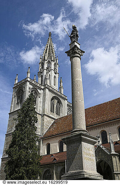 Germany  Baden-Wuerttemberg  Constance district  Constance  Konstanz Minster with St. Mary's Column