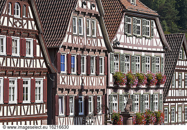 Germany  Baden Wurttemberg  Calw  View of timbered houses at market place